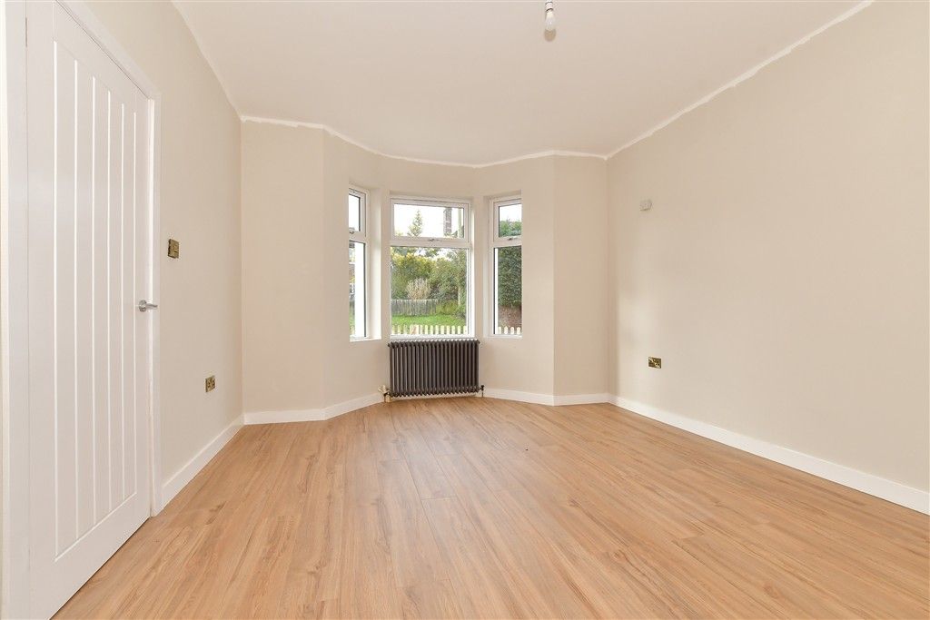 Property photo 2 of 14 Lounge