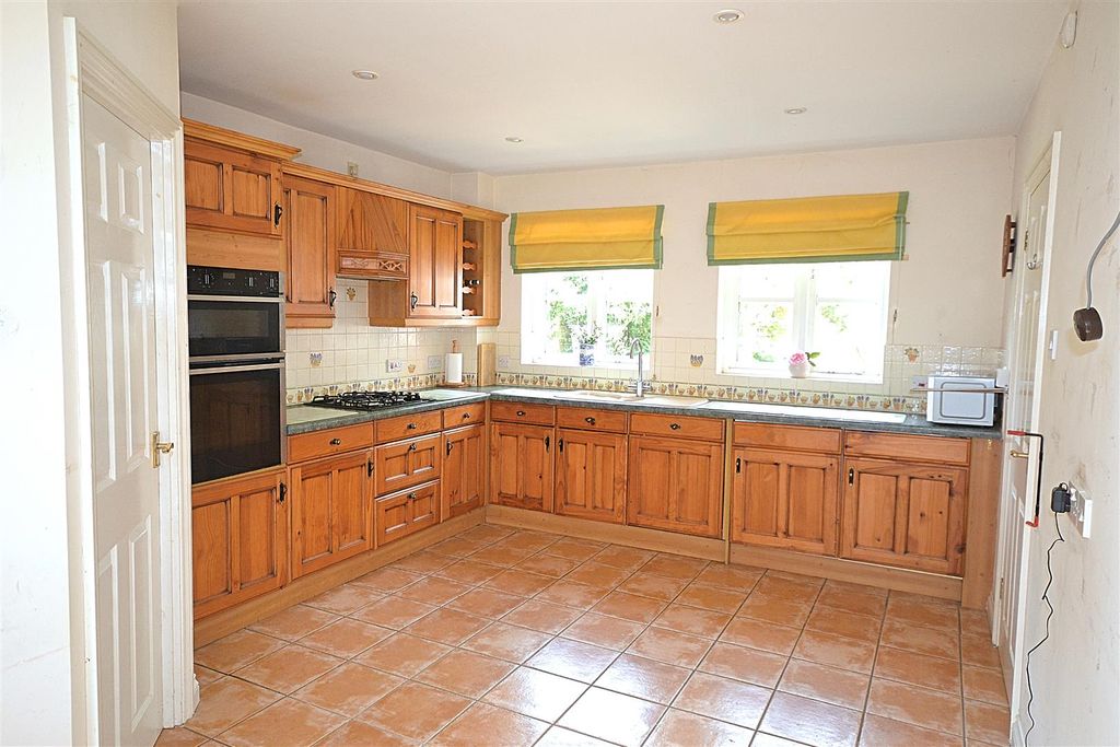 Property photo 2 of 35 35.Png