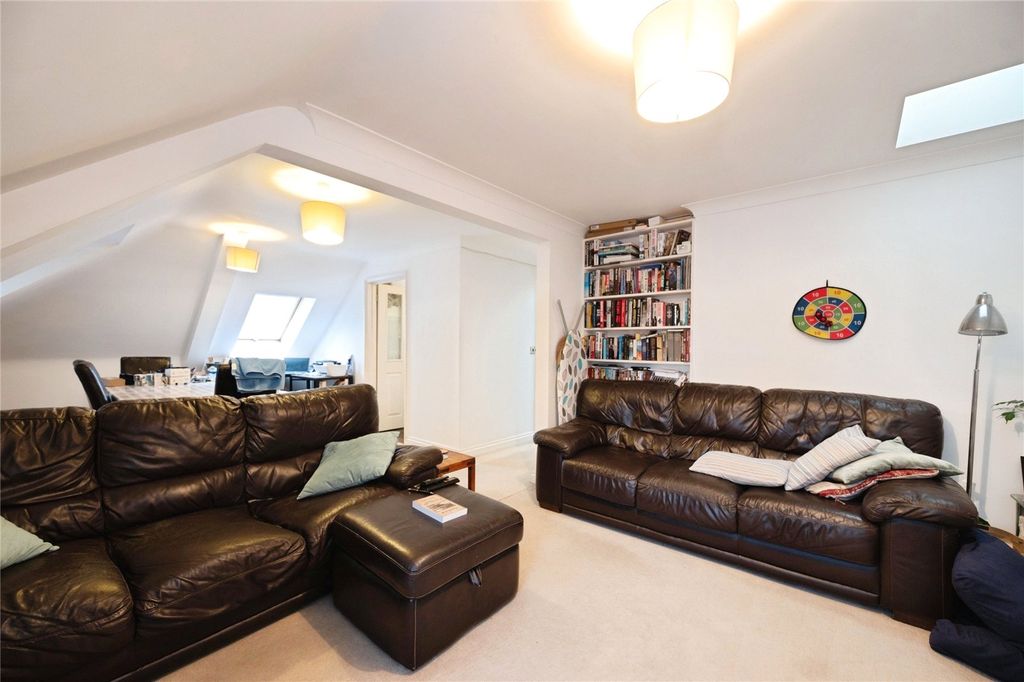 Property photo 3 of 12 Picture No. 10