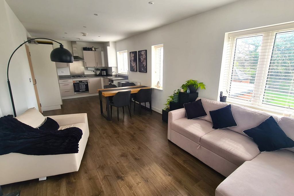 Property photo 2 of 19 Lounge Onto Diner And Kitchen