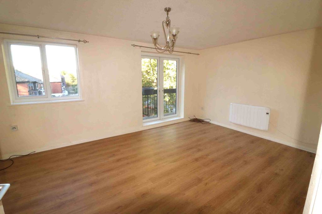 Property photo 2 of 8