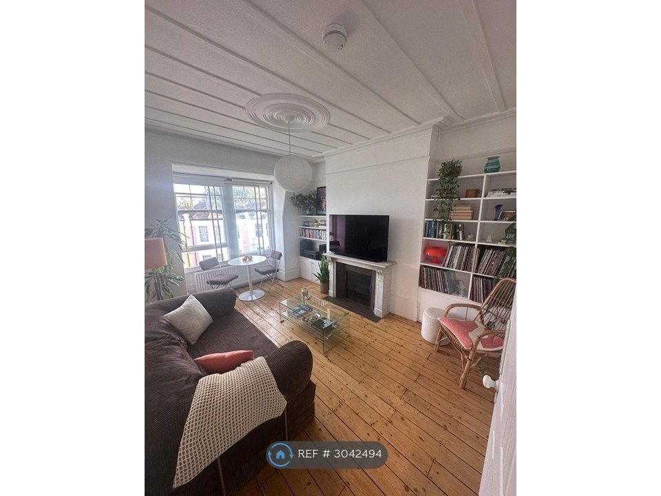 Property photo 3 of 15 Living Room