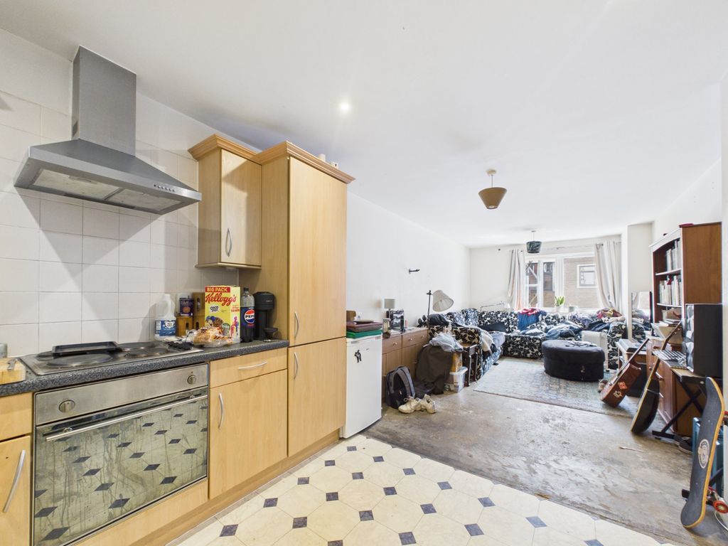 Property photo 2 of 10 Sitting Room/Kitchen