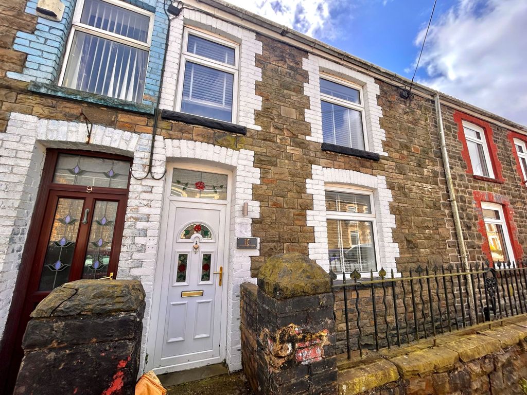 Property photo 1 of 18