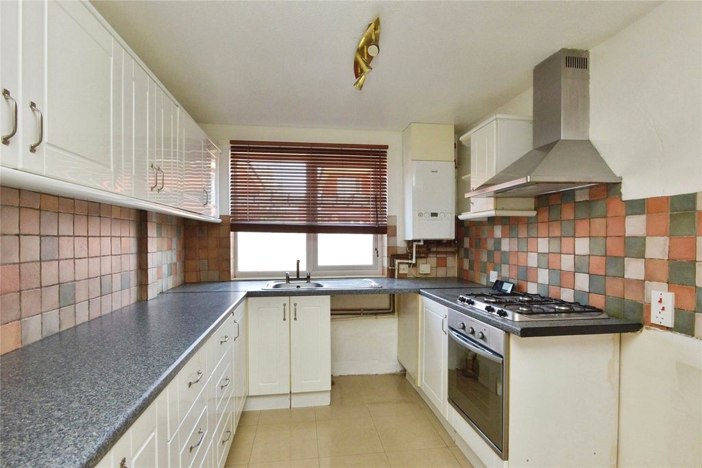 Property photo 2 of 21 Picture No. 28