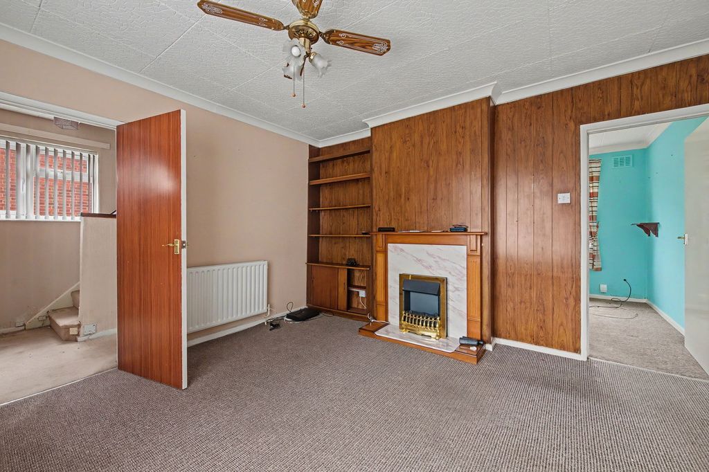 Property photo 3 of 16