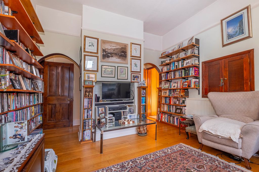 Property photo 3 of 17