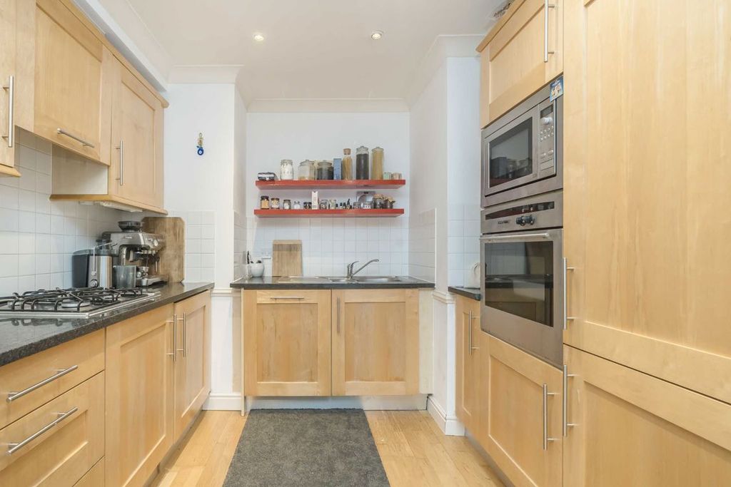 Property photo 3 of 5