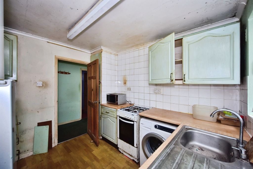 Property photo 2 of 13