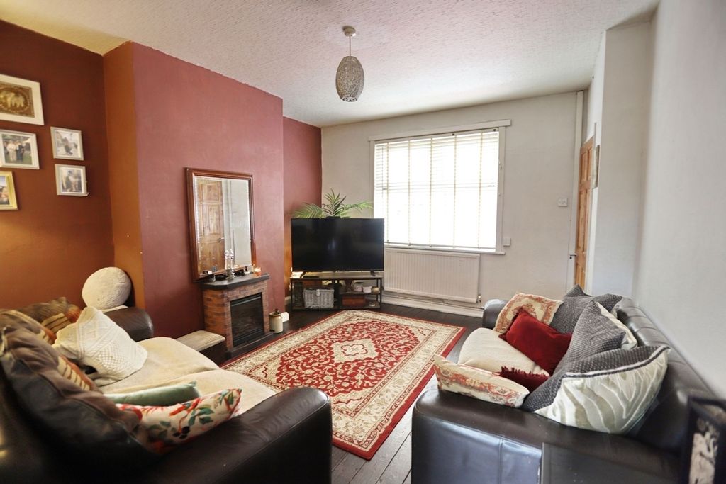 Property photo 2 of 11