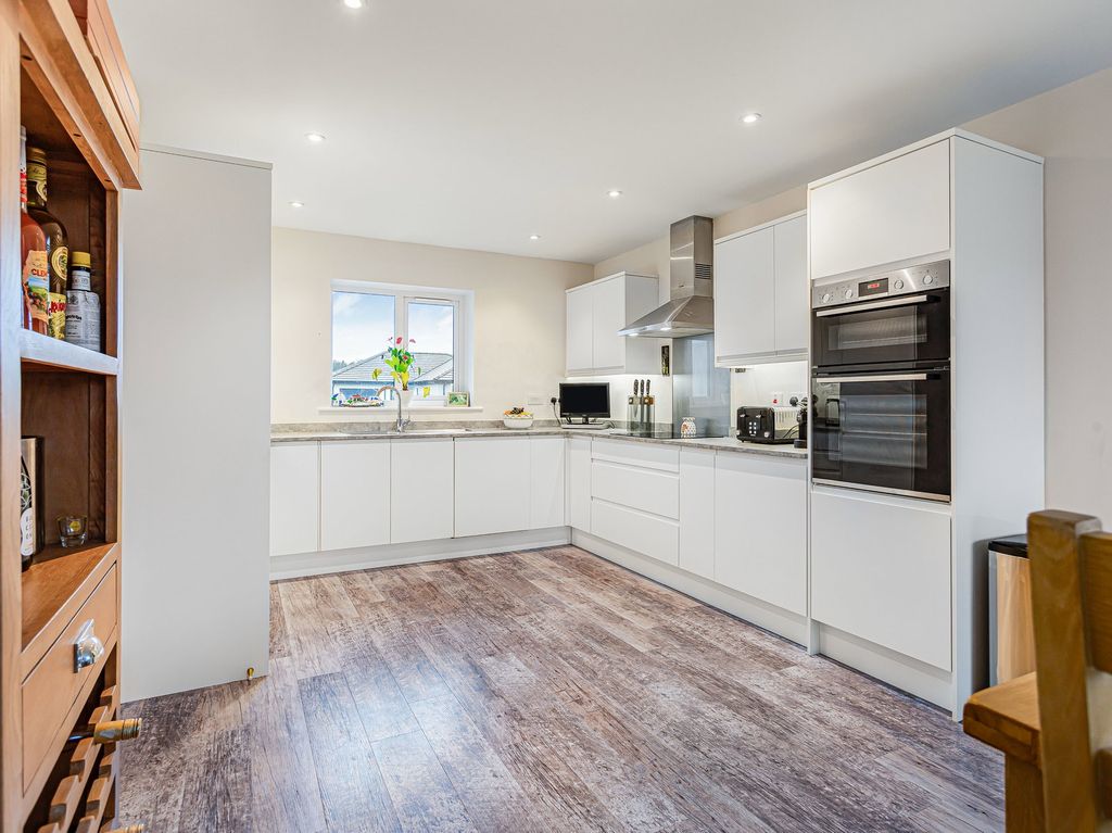 Property photo 3 of 51