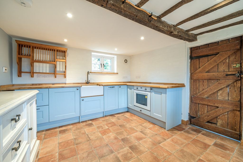 Property photo 2 of 21 1370646-8-68Fa3Da...