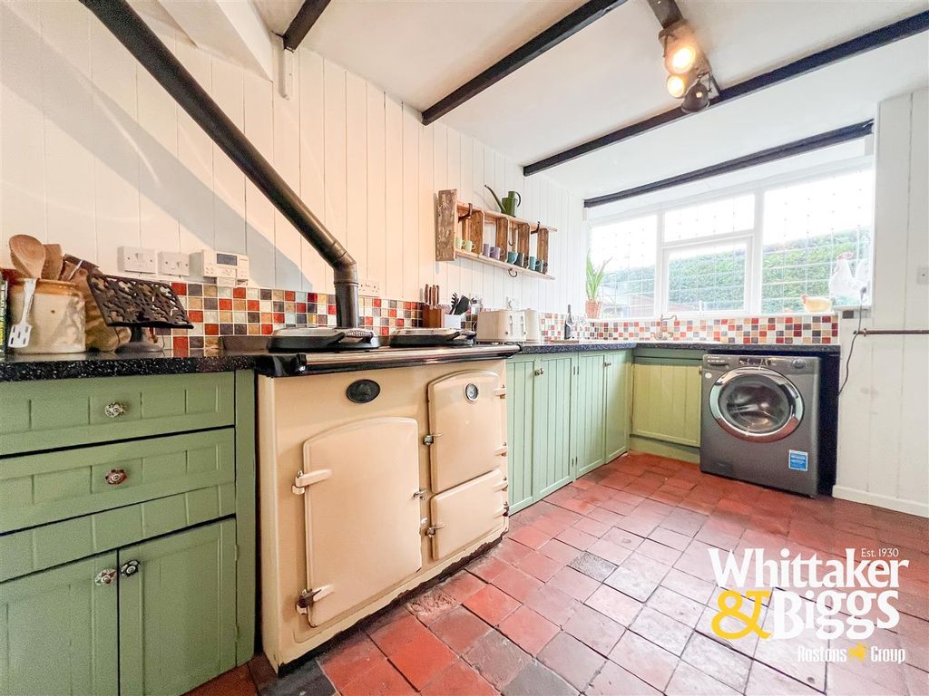 Property photo 3 of 22 Kitchen