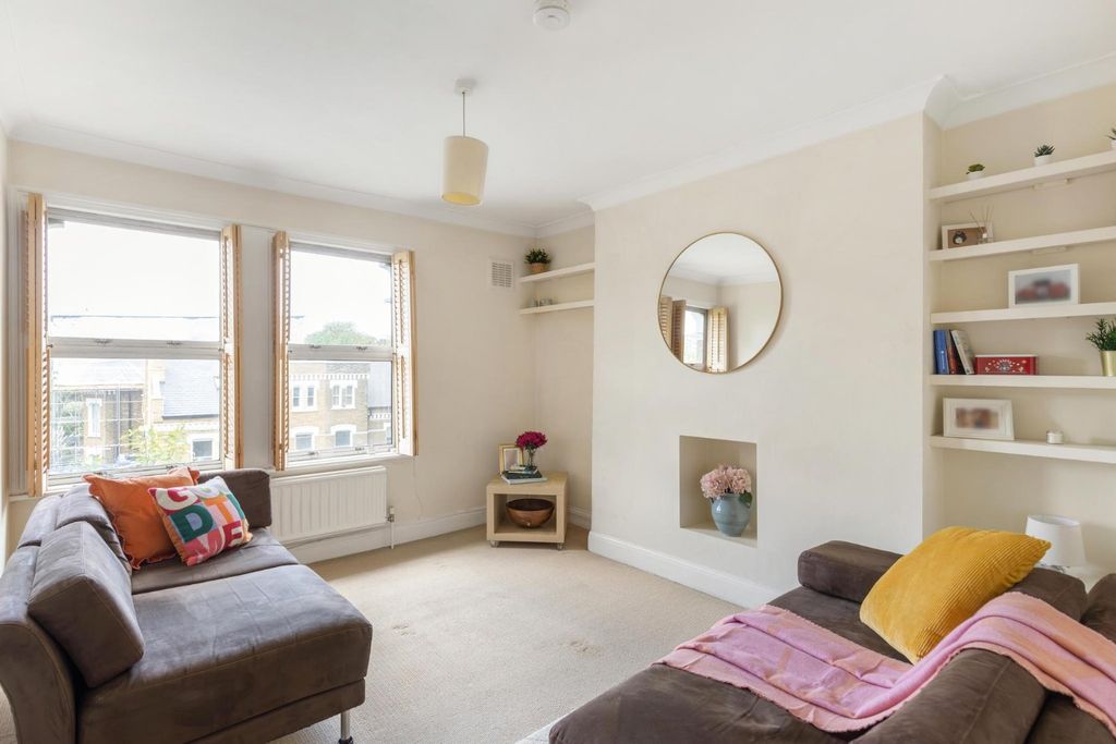 Property photo 1 of 8