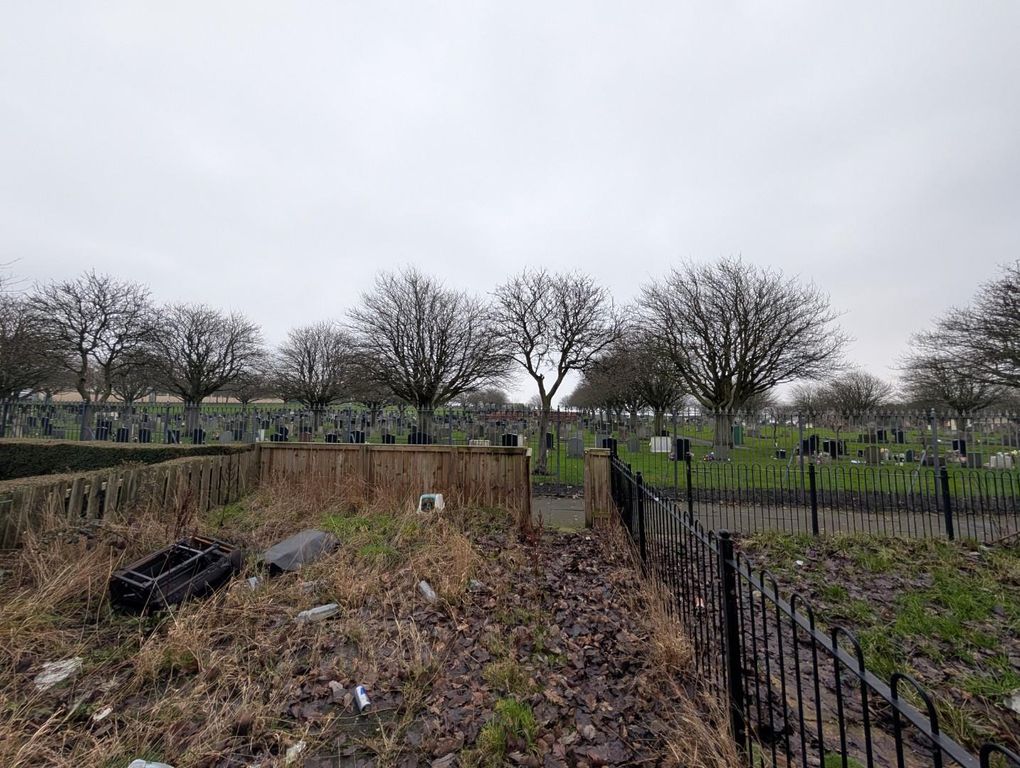 Property photo 2 of 3 Outside Space