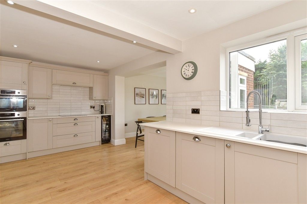 Property photo 3 of 13 Kitchen