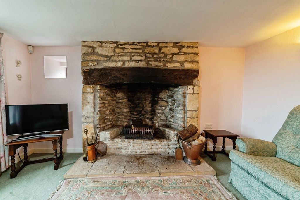 Property photo 3 of 19