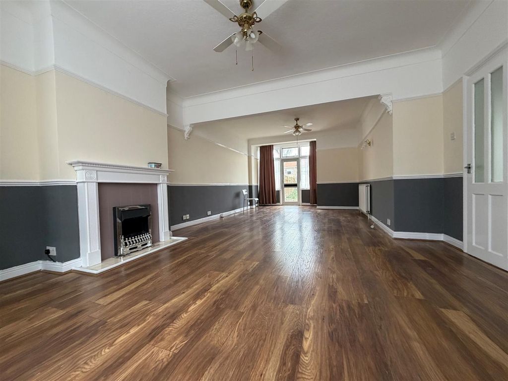 Property photo 3 of 14 6.Jpg