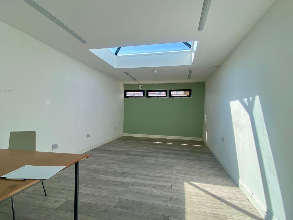 Property photo 1 of 4