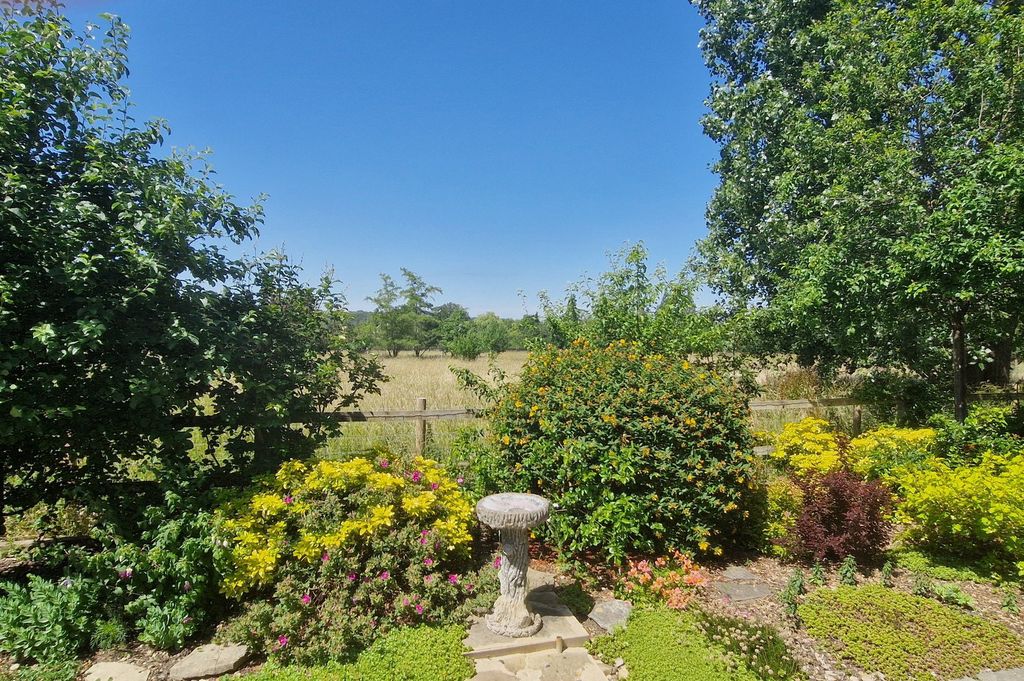 Property photo 2 of 22