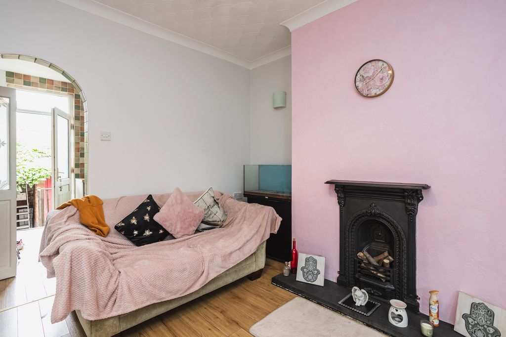 Property photo 2 of 16