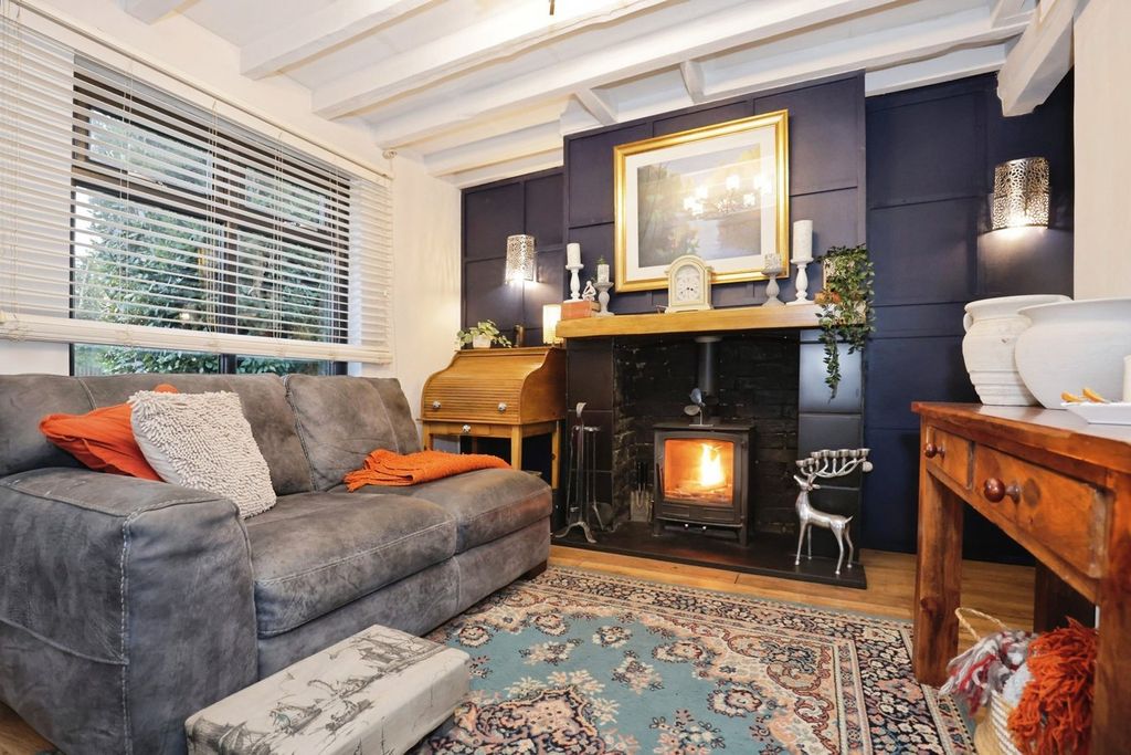 Property photo 2 of 21