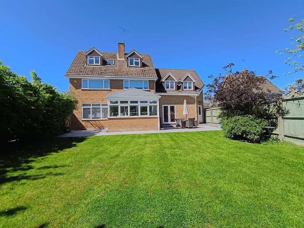 Property photo 2 of 16 Rear