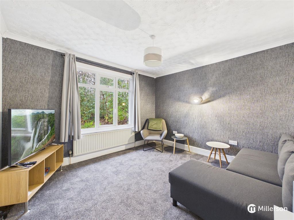 Property photo 2 of 24 Cam05092G0-Pr0153-Still012.Jpg