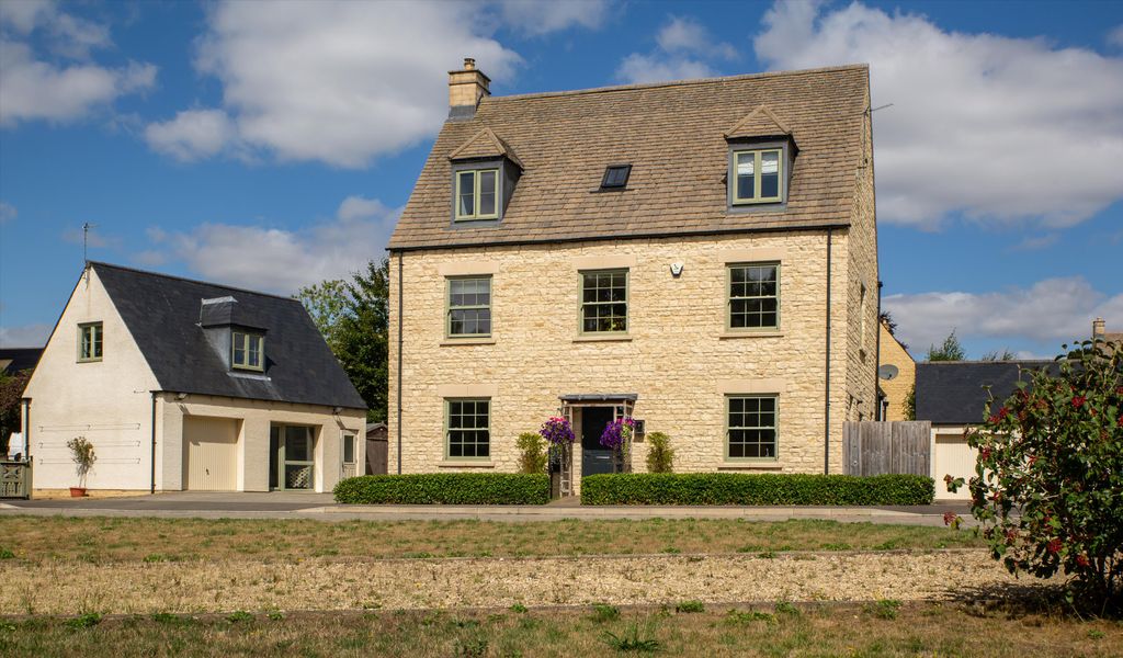 Property photo 1 of 14 Image