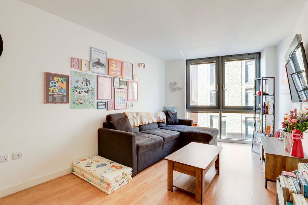 Property photo 2 of 8