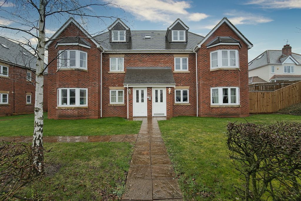 Property photo 1 of 7 Stunning 2 Bedroom Apartment For Rent