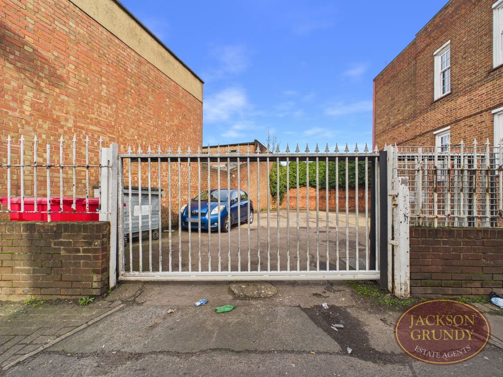 Property photo 2 of 11 Grafton Street