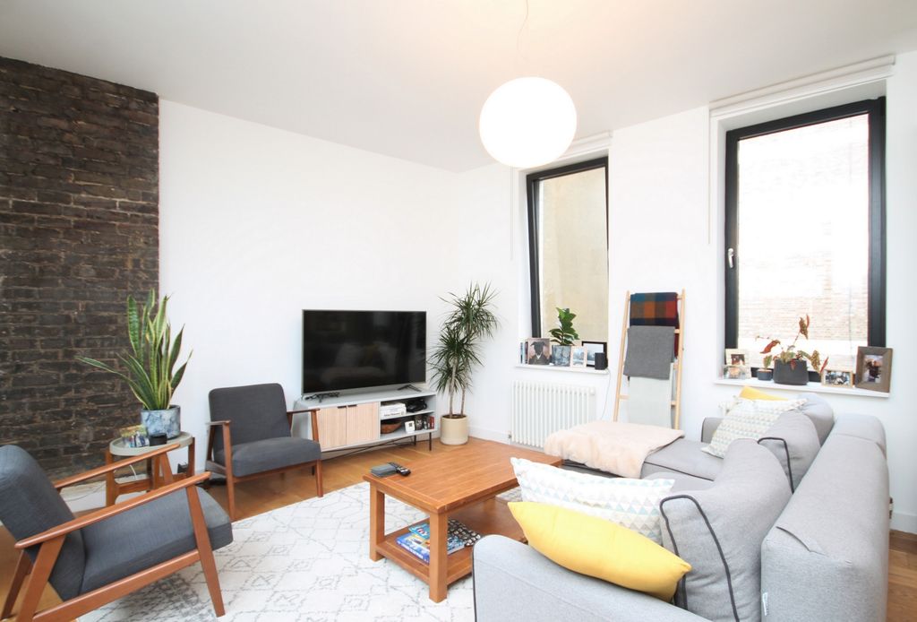 Property photo 2 of 9 Reception