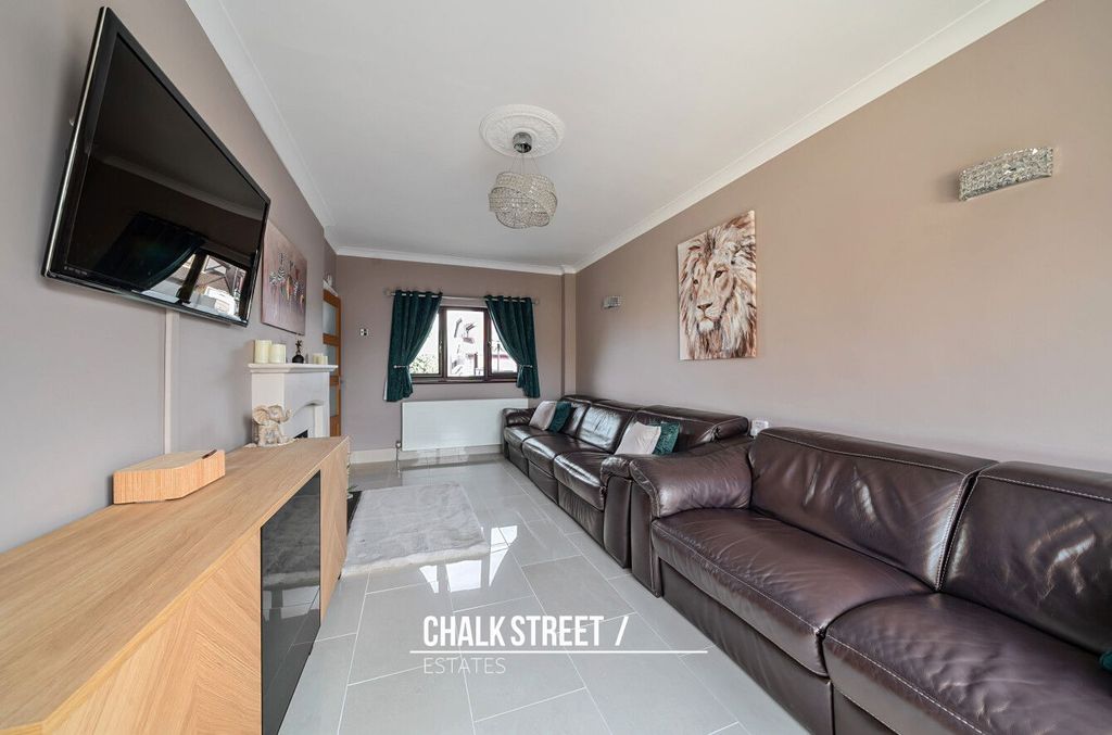 Property photo 3 of 47