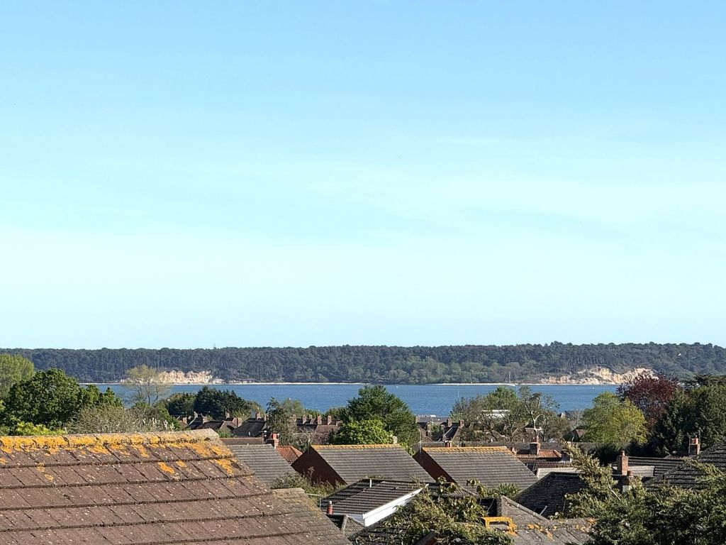 Property photo 2 of 25