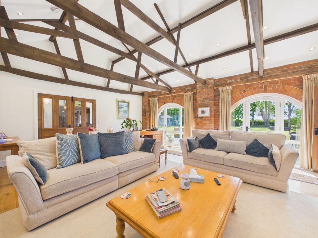 Property photo 2 of 24 5040234