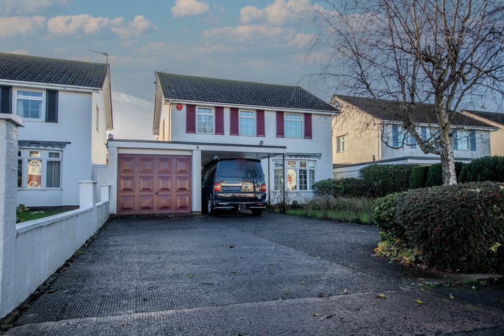 Property photo 1 of 34