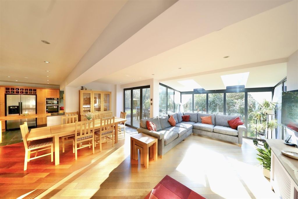 Property photo 2 of 19 Kitchen Diner  4.Jpg