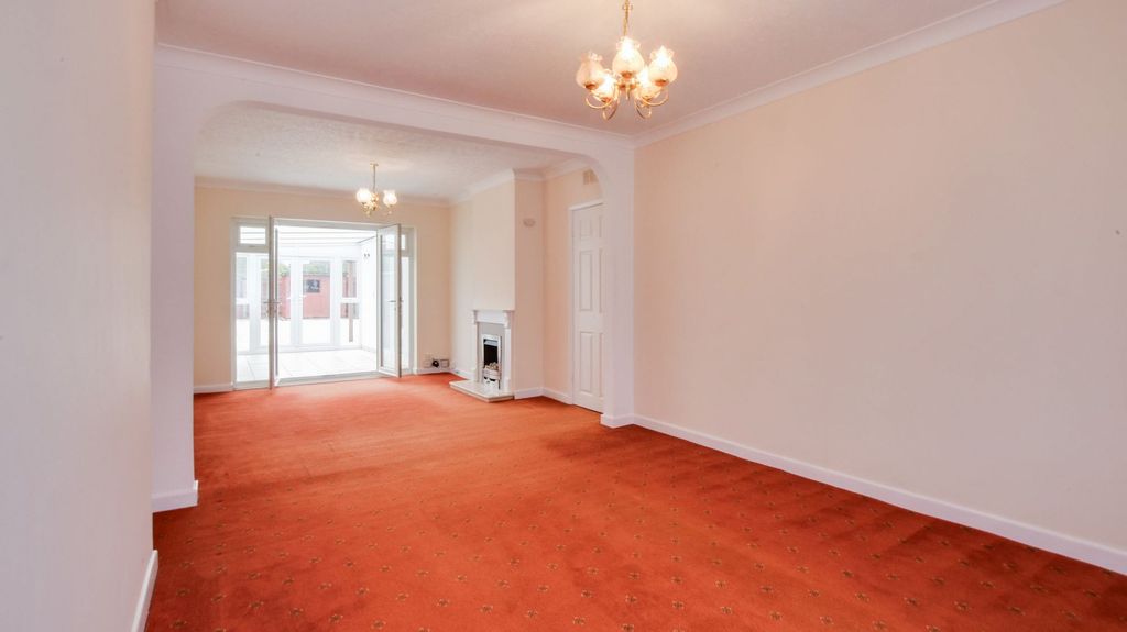 Property photo 3 of 36