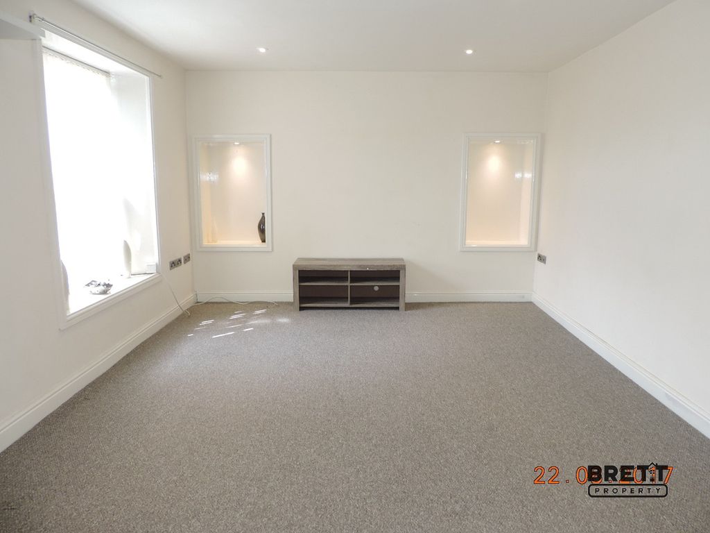 Additional image 16 of 6 bed flat for sale4 Victoria Road, Milford Haven, Pembrokeshire. SA73