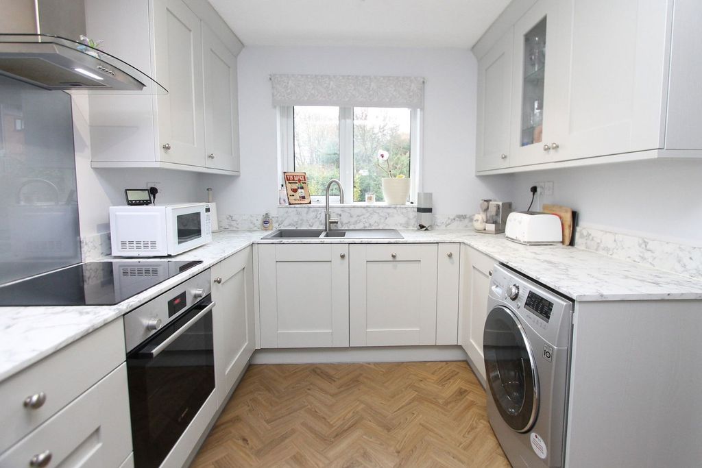 Property photo 3 of 24