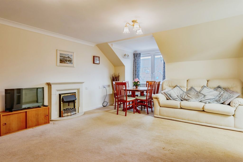 Property photo 3 of 14