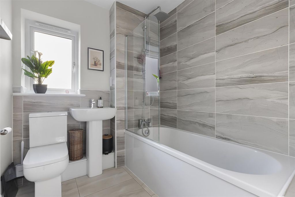 Property photo 3 of 26 Bathroom