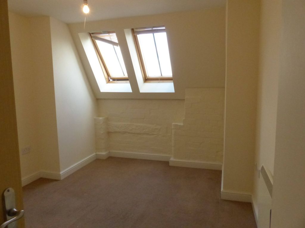 Property photo 3 of 6 Lounge Area