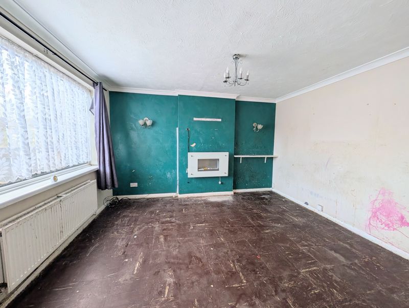 Property photo 3 of 13 Lounge