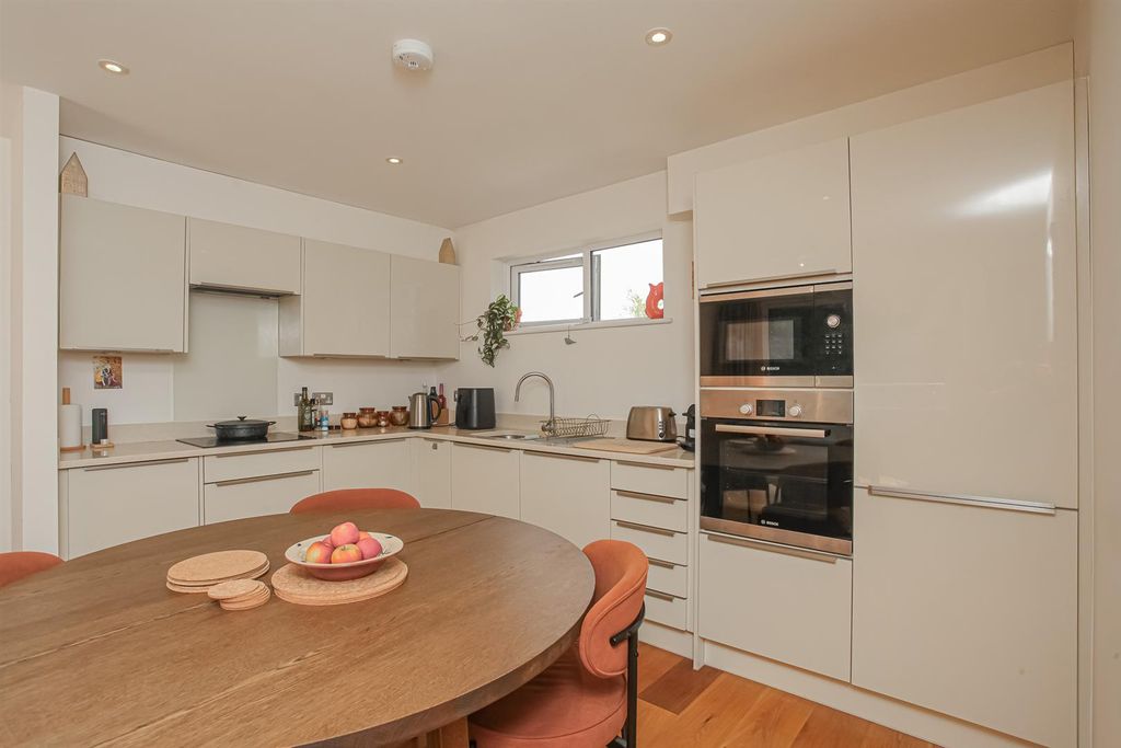 Property photo 2 of 15 Img_5647.Jpg