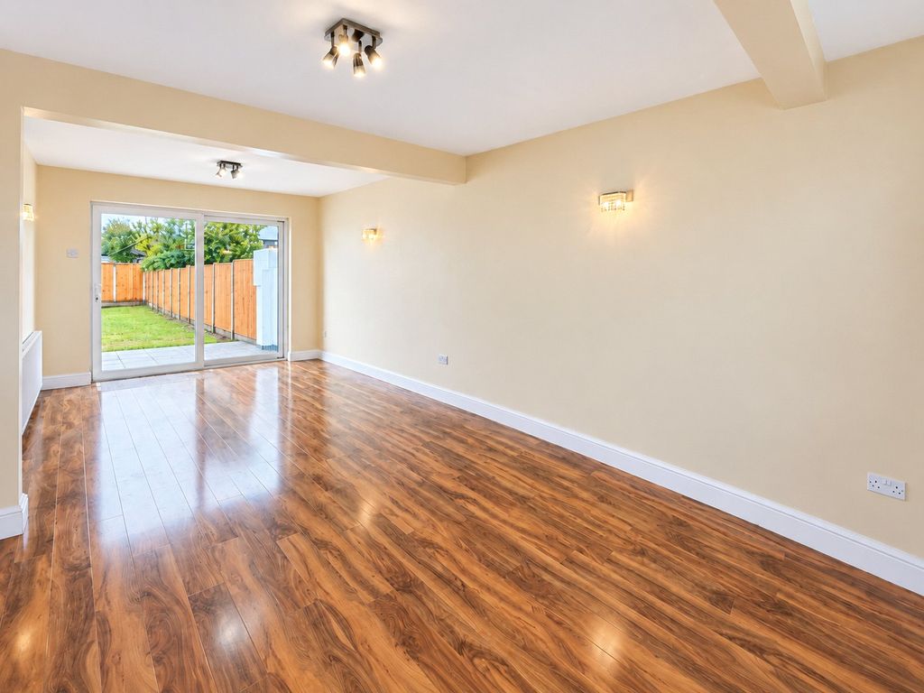 Property photo 1 of 7 Lounge