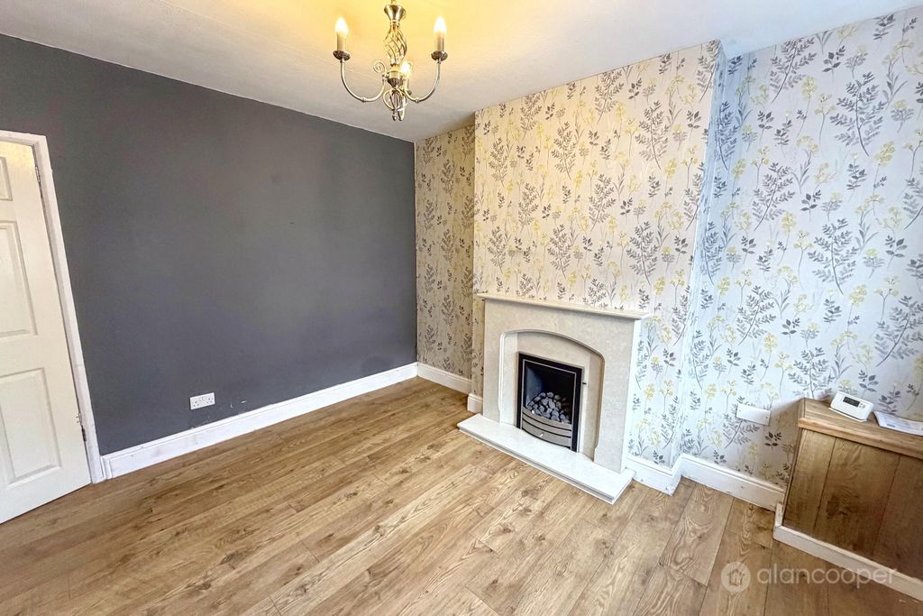 Property photo 3 of 13 4911155