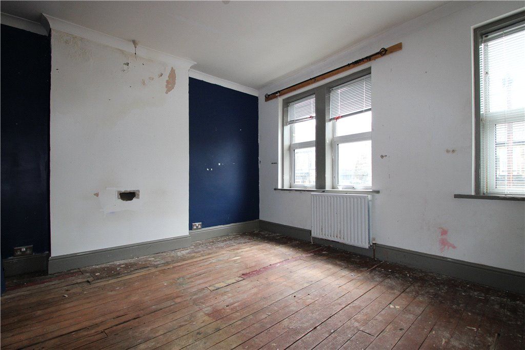 Property photo 2 of 11 Sitting Room
