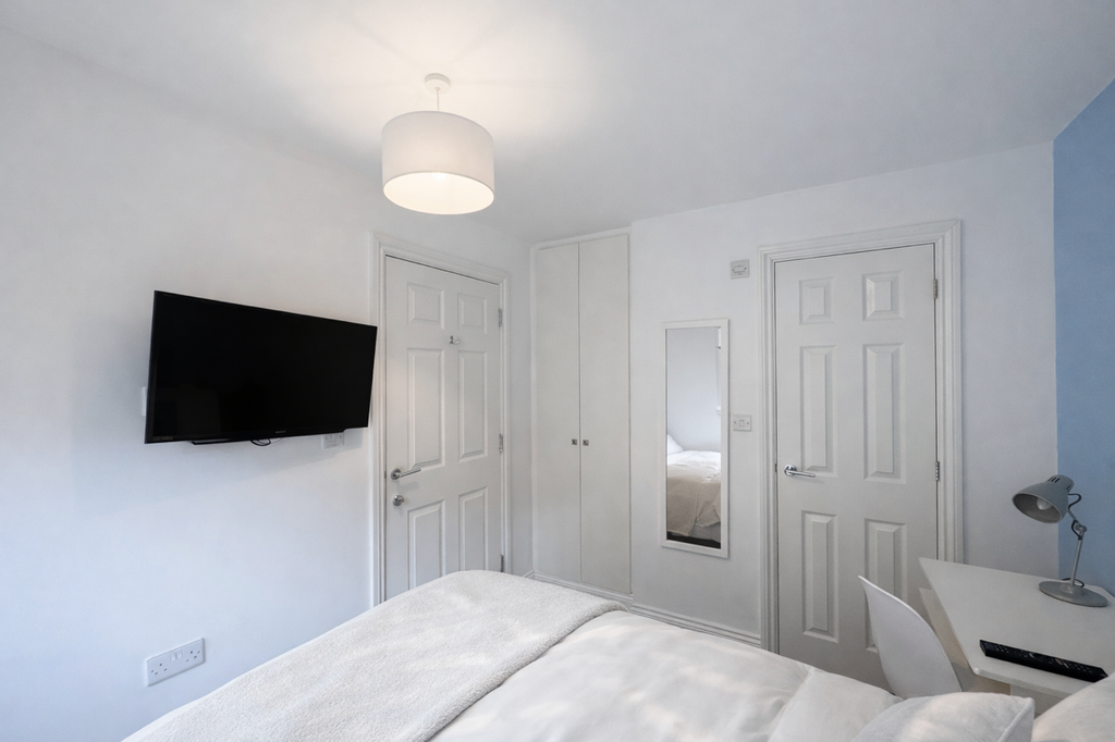 Property photo 2 of 12 Curz